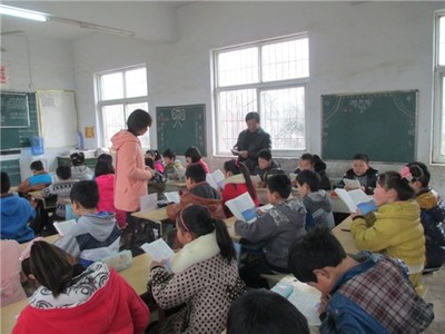 张楼中心小学与大华第二小学联合开展开放课堂活动